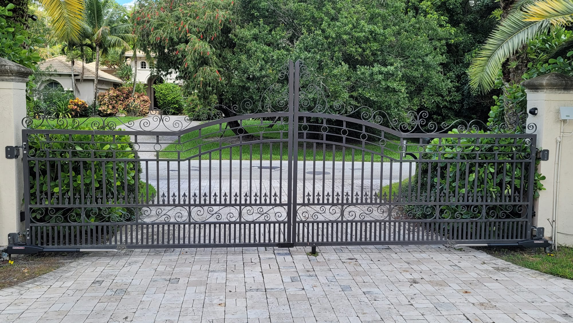 Sliding gate track repair in Miami, FL